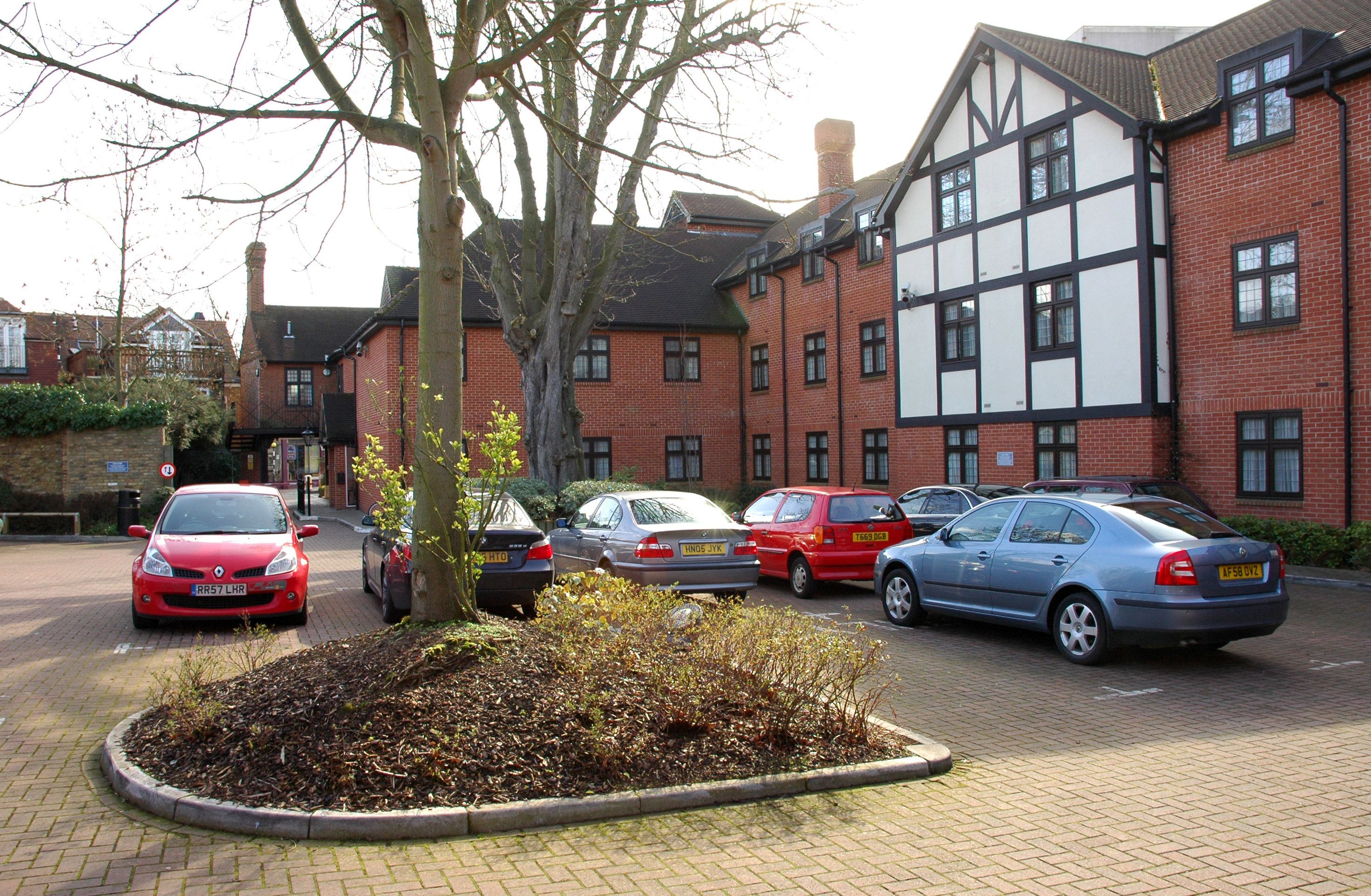 キングストン アポン テムズのホテル イングランドのキングストン アポン テムズにある53軒の格安ホテルのお得な宿泊プラン