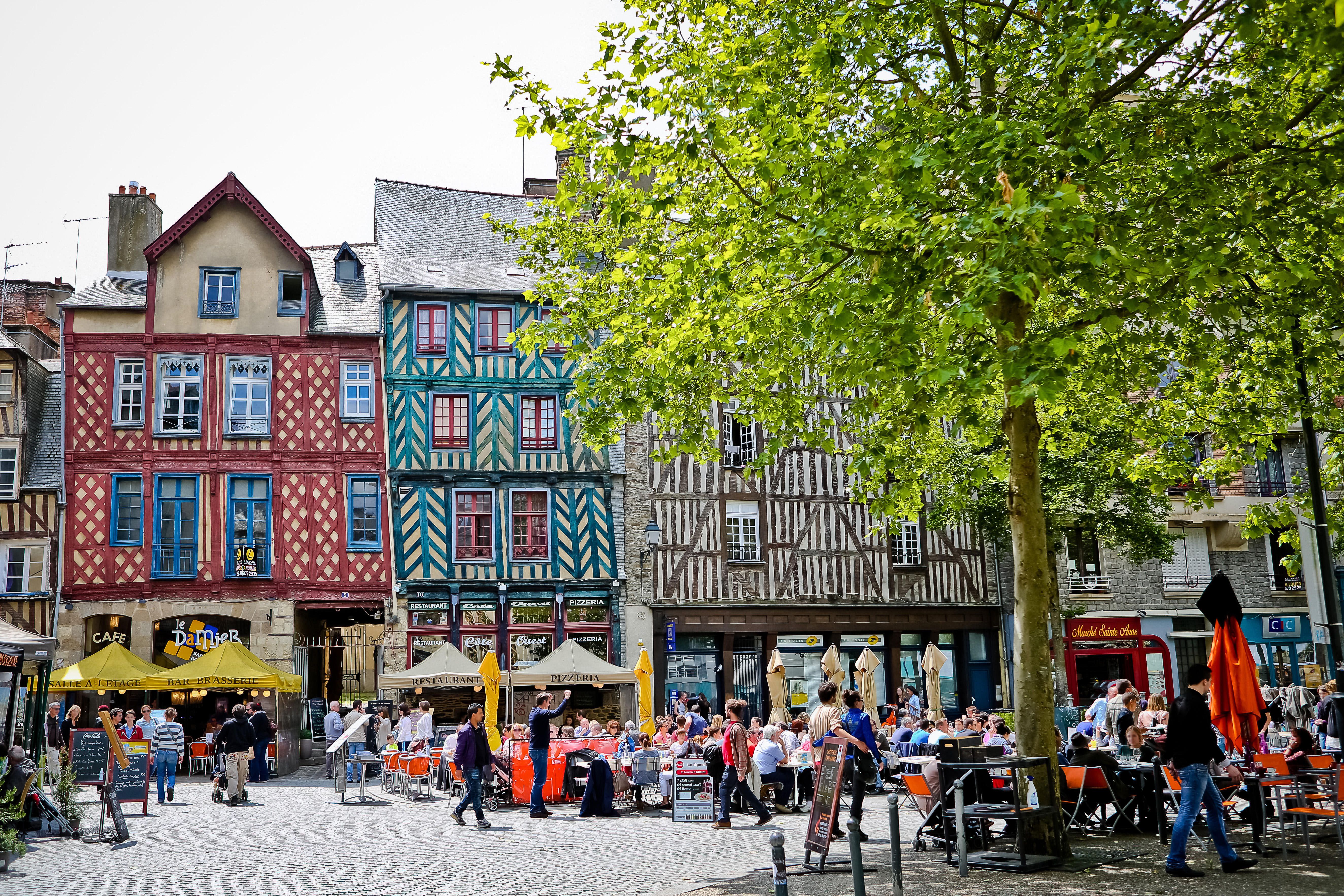 レンヌのホテル フランスのレンヌにある430軒の格安ホテルのお得な宿泊プラン