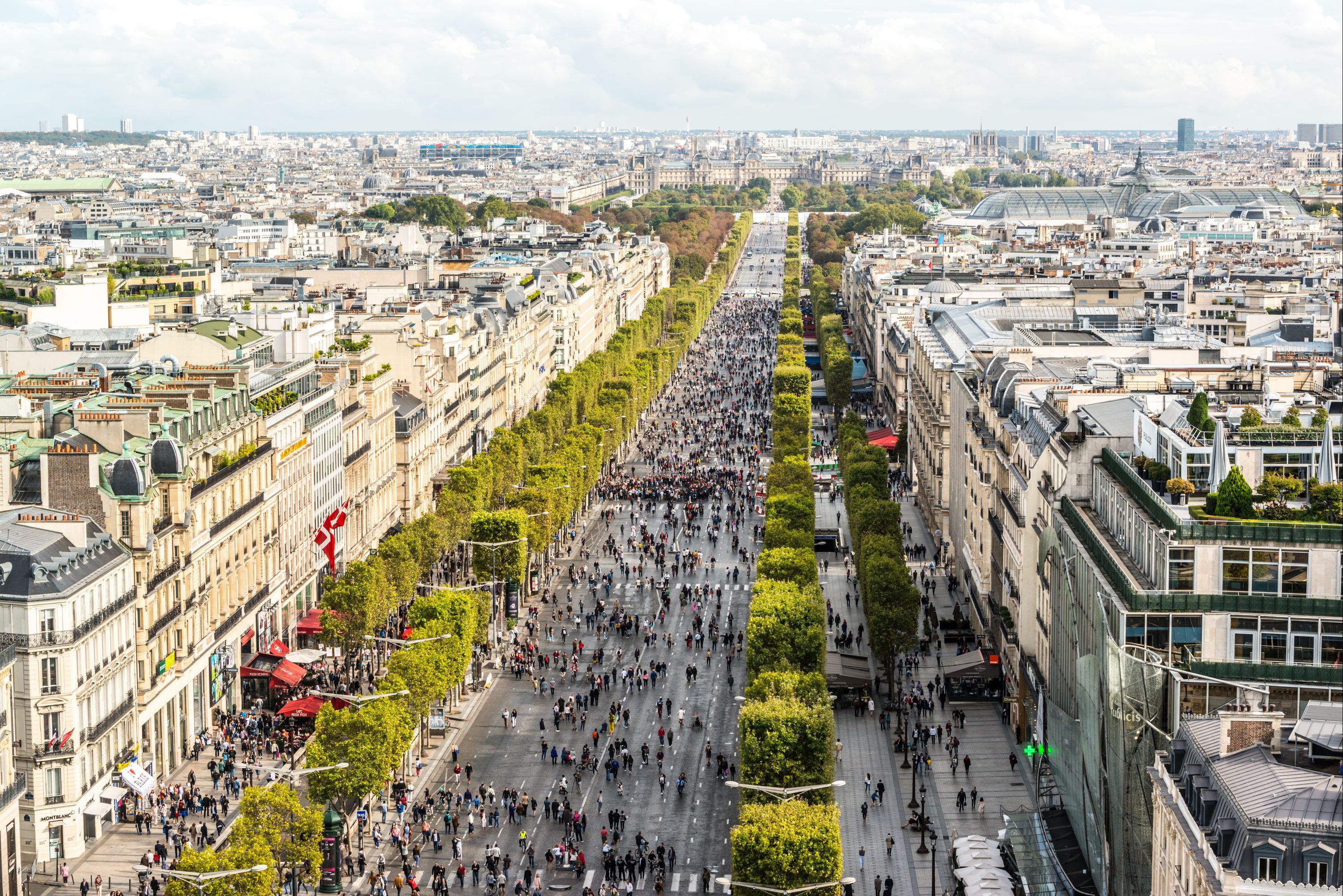 パリのシャンゼリゼ通り周辺にあるホテル 694軒のホテルの料金プラン