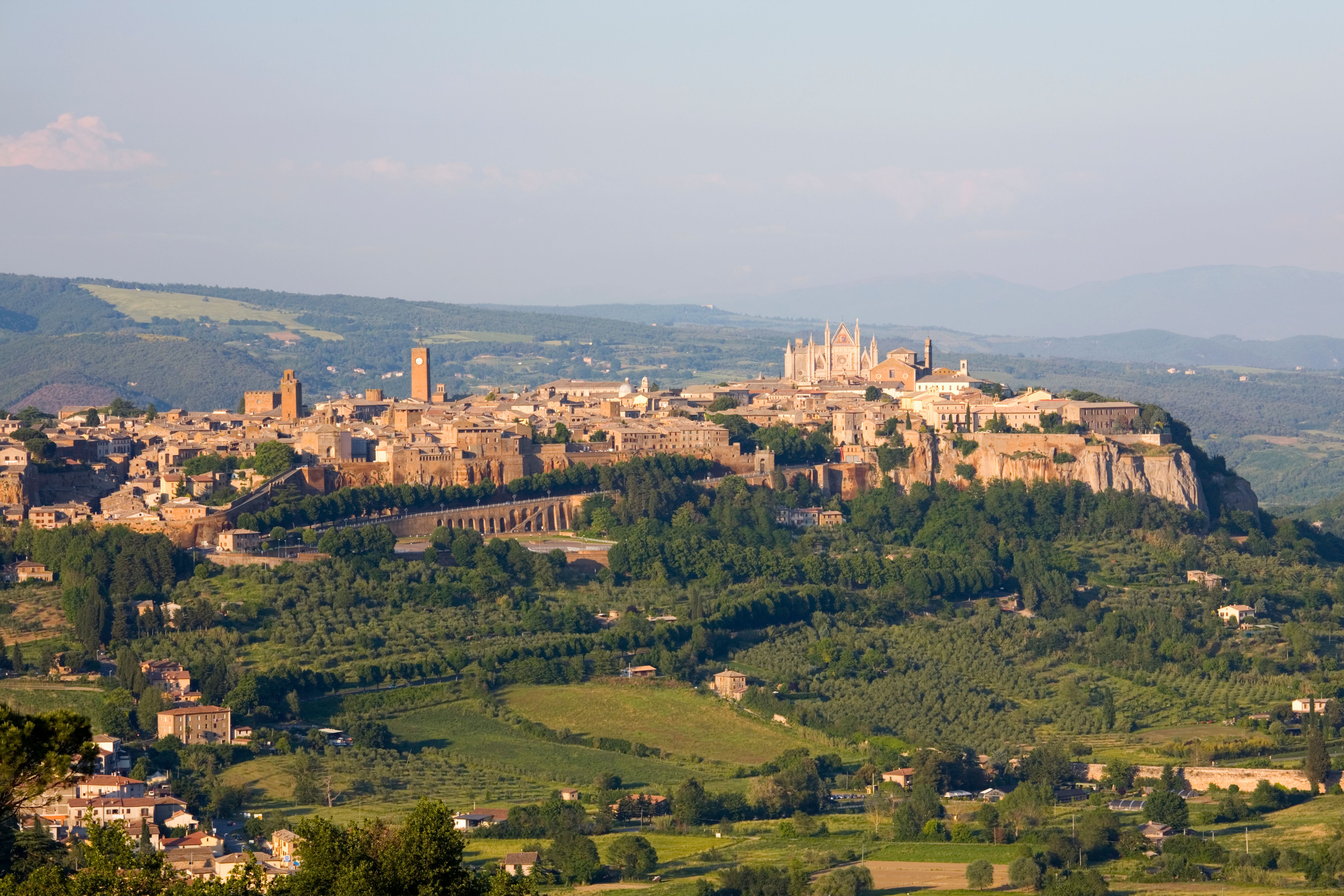 オルヴィエートのホテル イタリアのオルヴィエートにある380軒の格安ホテルのお得な宿泊プラン