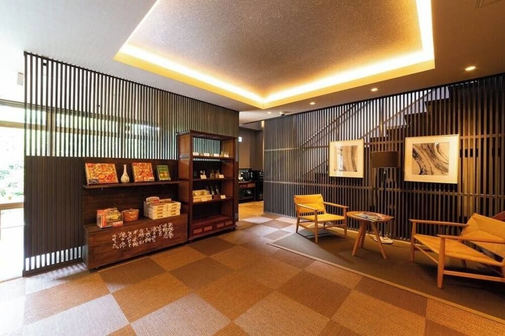ラウンジ