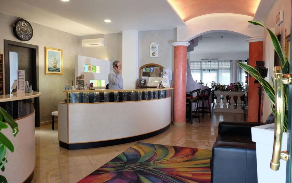 フロントデスク 写真