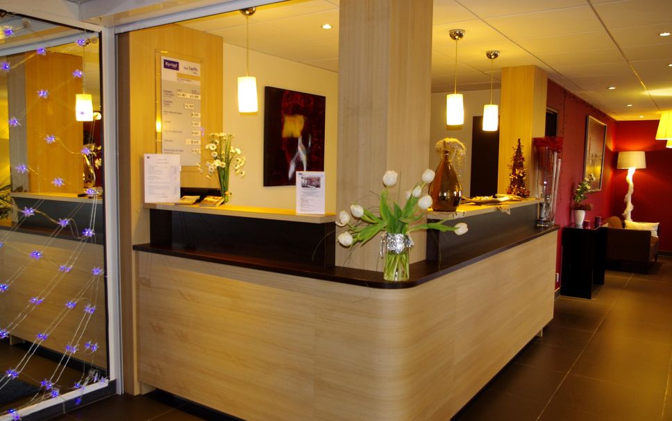 フロントデスク 写真