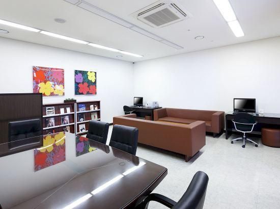 ラウンジ
