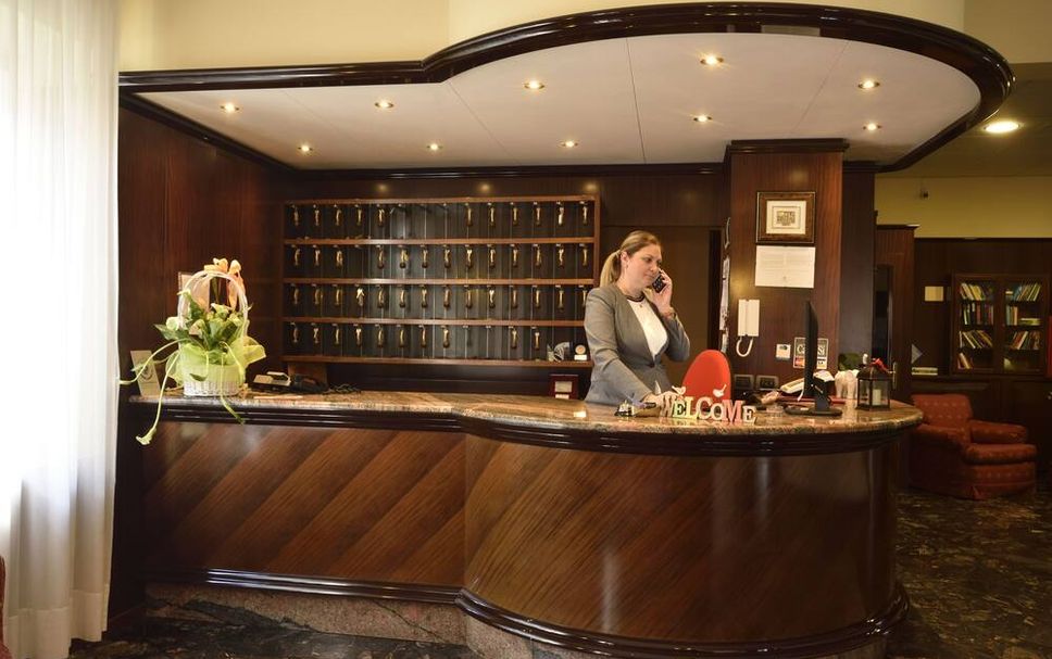 フロントデスク 写真