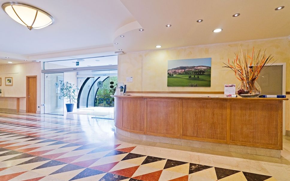 フロントデスク 写真