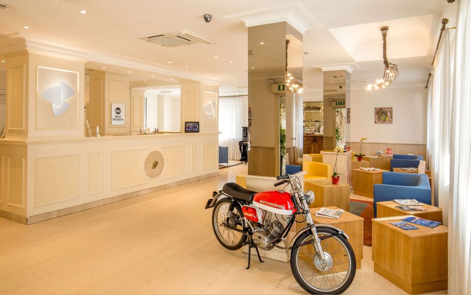 フロントデスク 写真