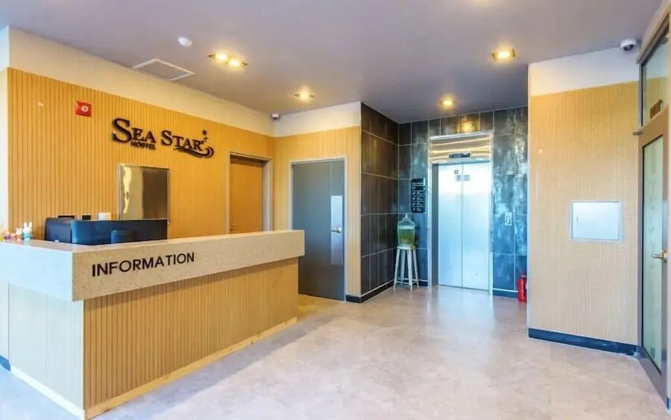 フロントデスク 写真