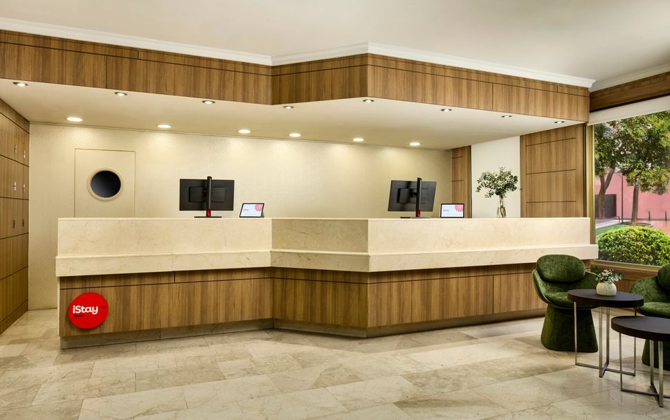 フロントデスク 写真