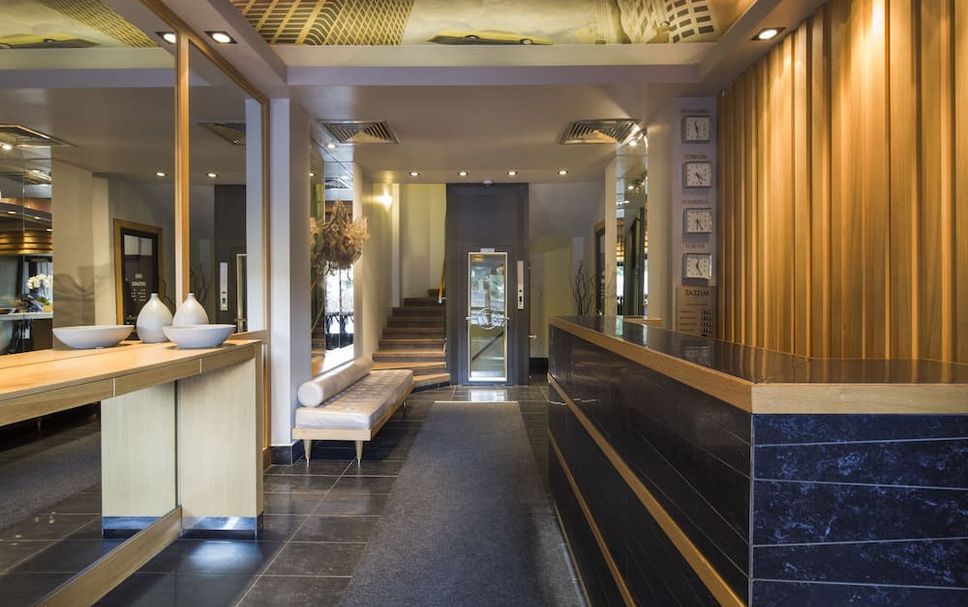 フロントデスク 写真