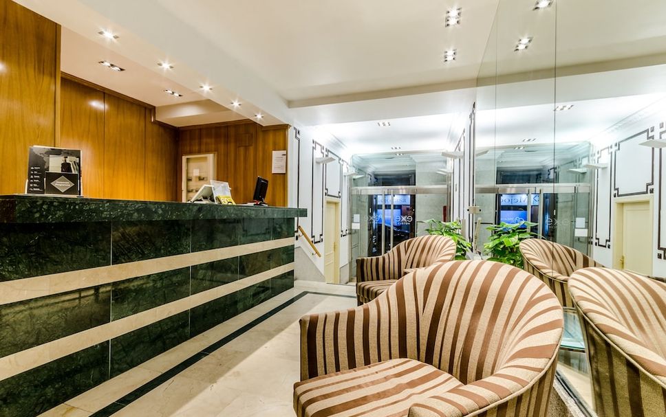 フロントデスク 写真