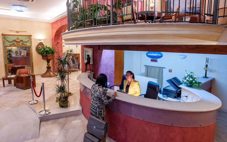 フロントデスク 写真