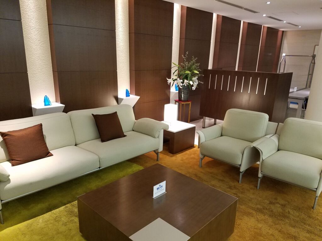 ラウンジ