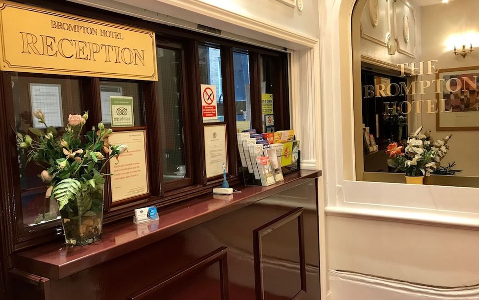 フロントデスク 写真