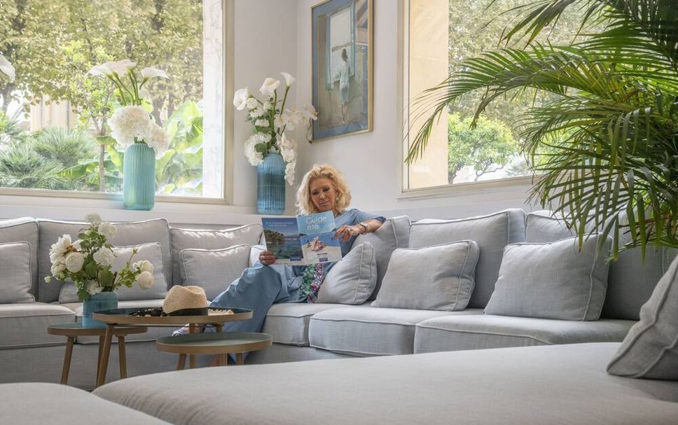 フロントデスク 写真