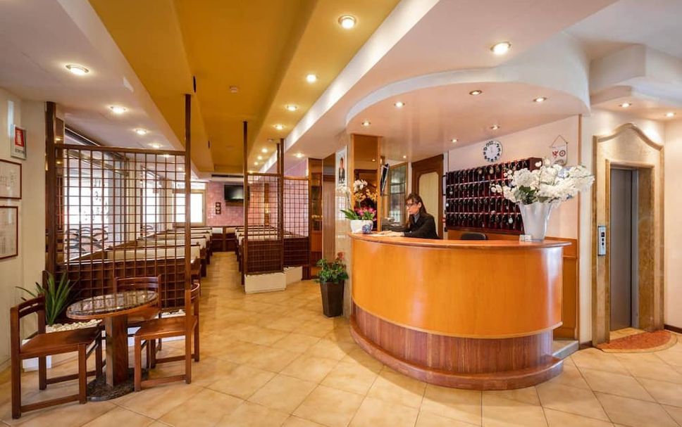 フロントデスク 写真