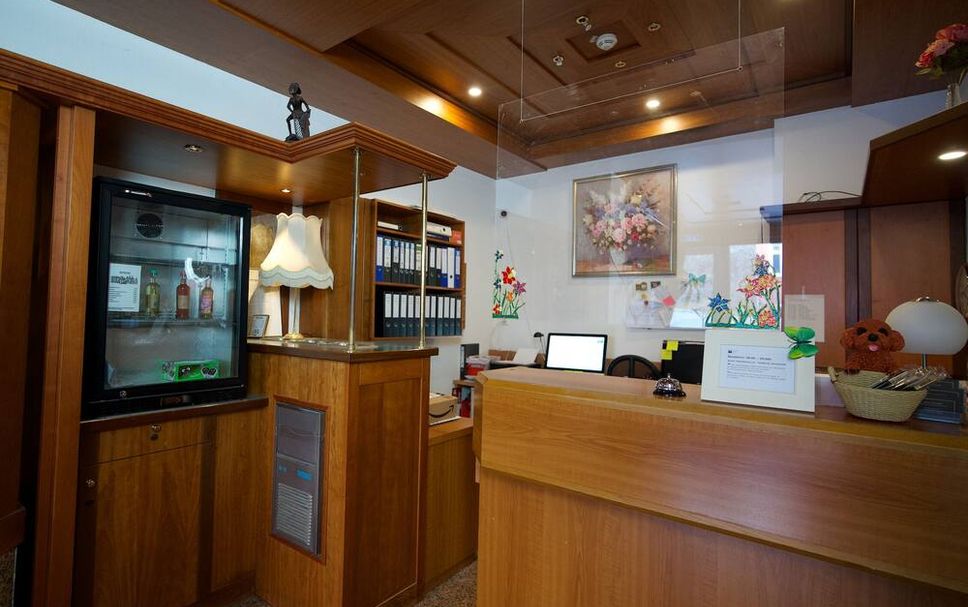フロントデスク 写真