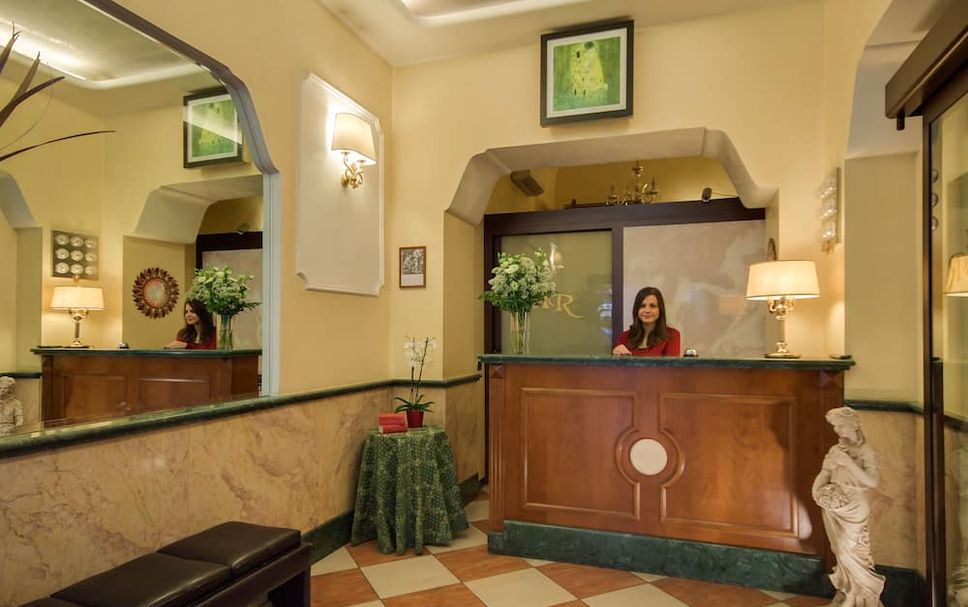 フロントデスク 写真