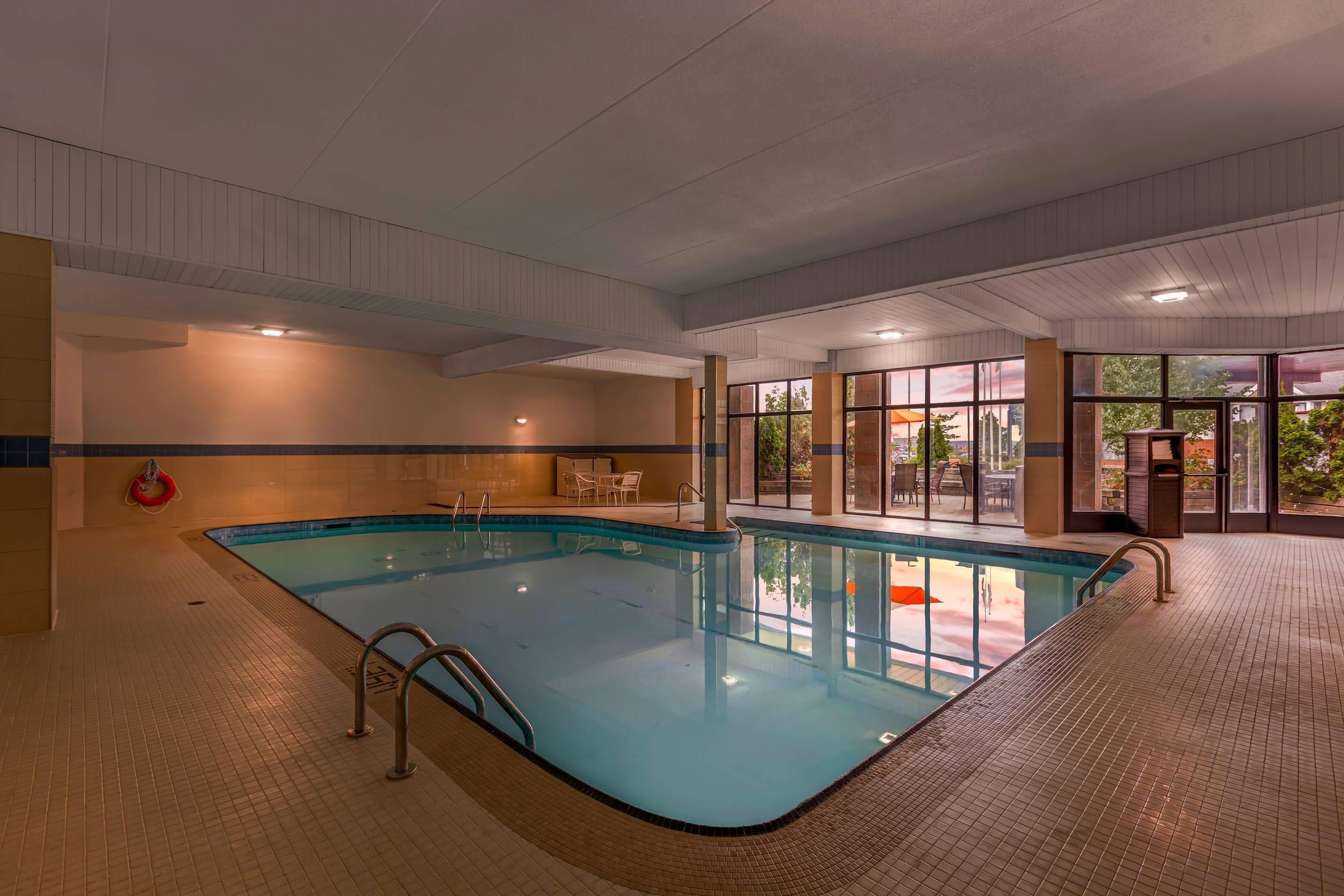 プール