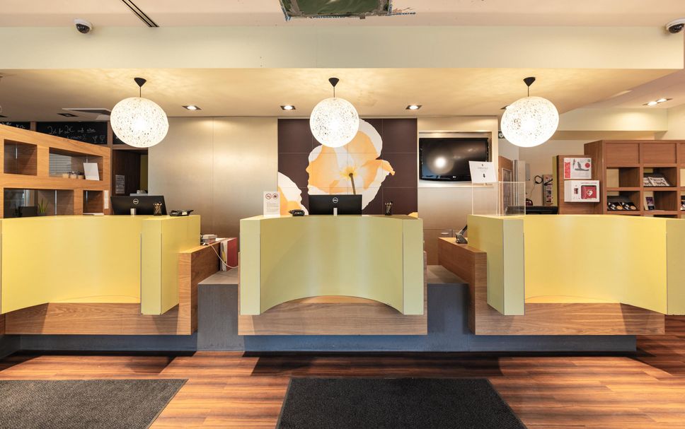 フロントデスク 写真