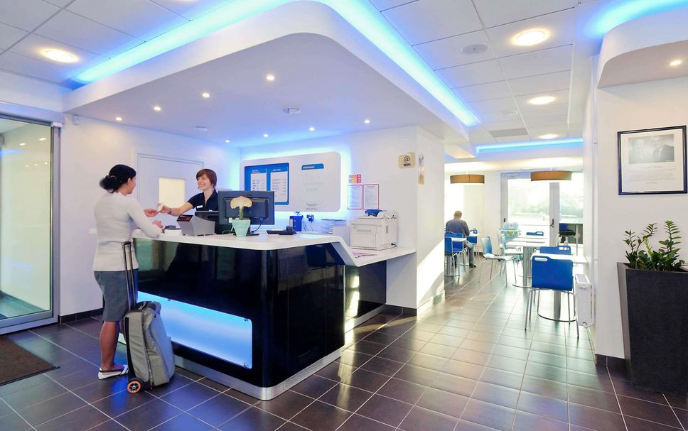 フロントデスク 写真