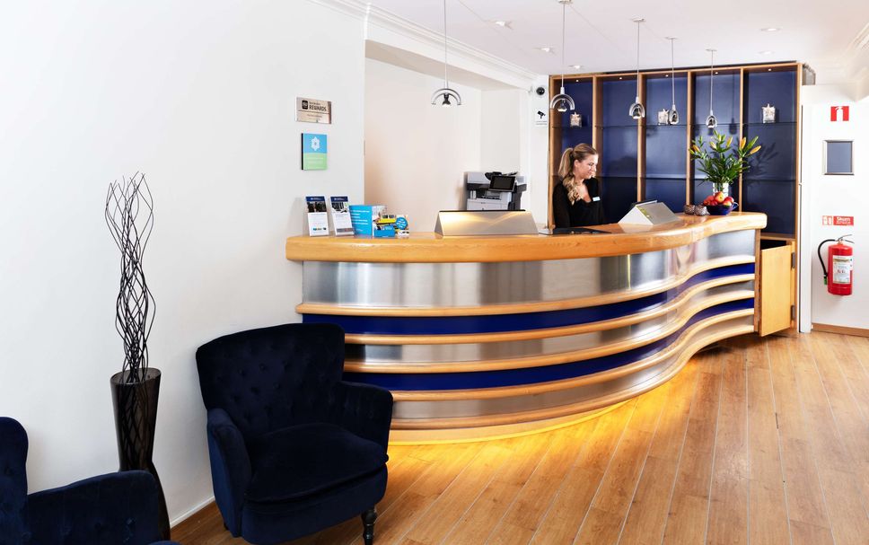 フロントデスク 写真