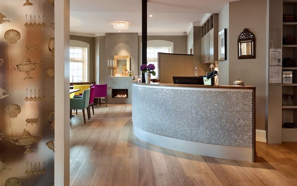 フロントデスク 写真