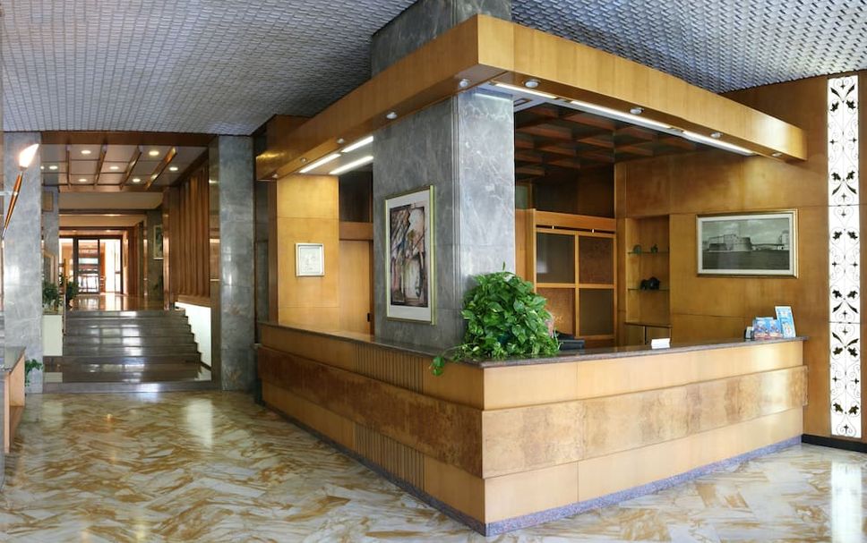 フロントデスク 写真