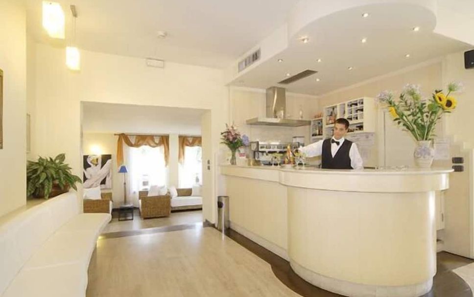 フロントデスク 写真