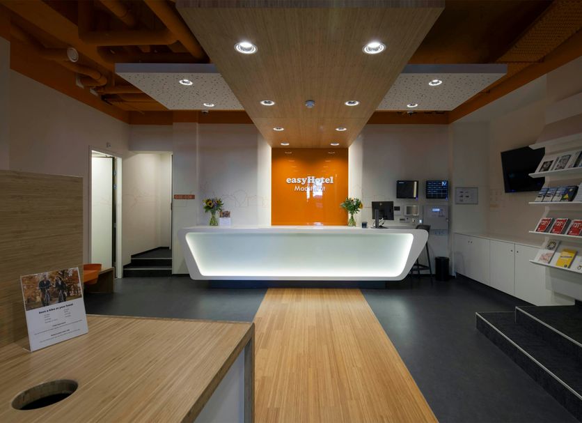 フロントデスク 写真