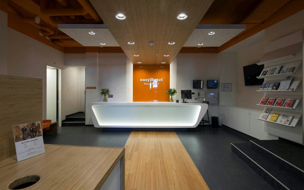 フロントデスク 写真