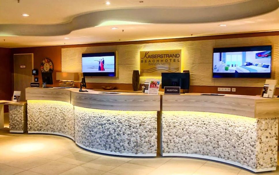 フロントデスク 写真