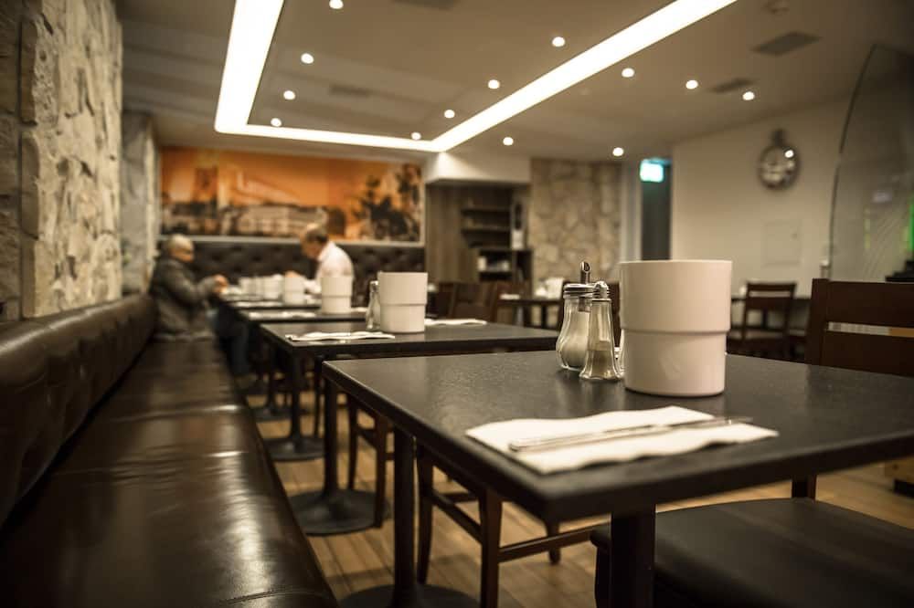 レストラン