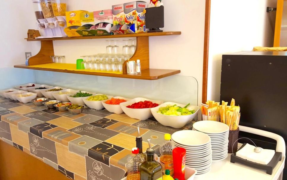 ビュッフェ 写真