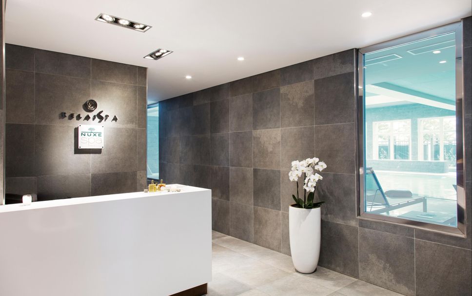 フロントデスク 写真