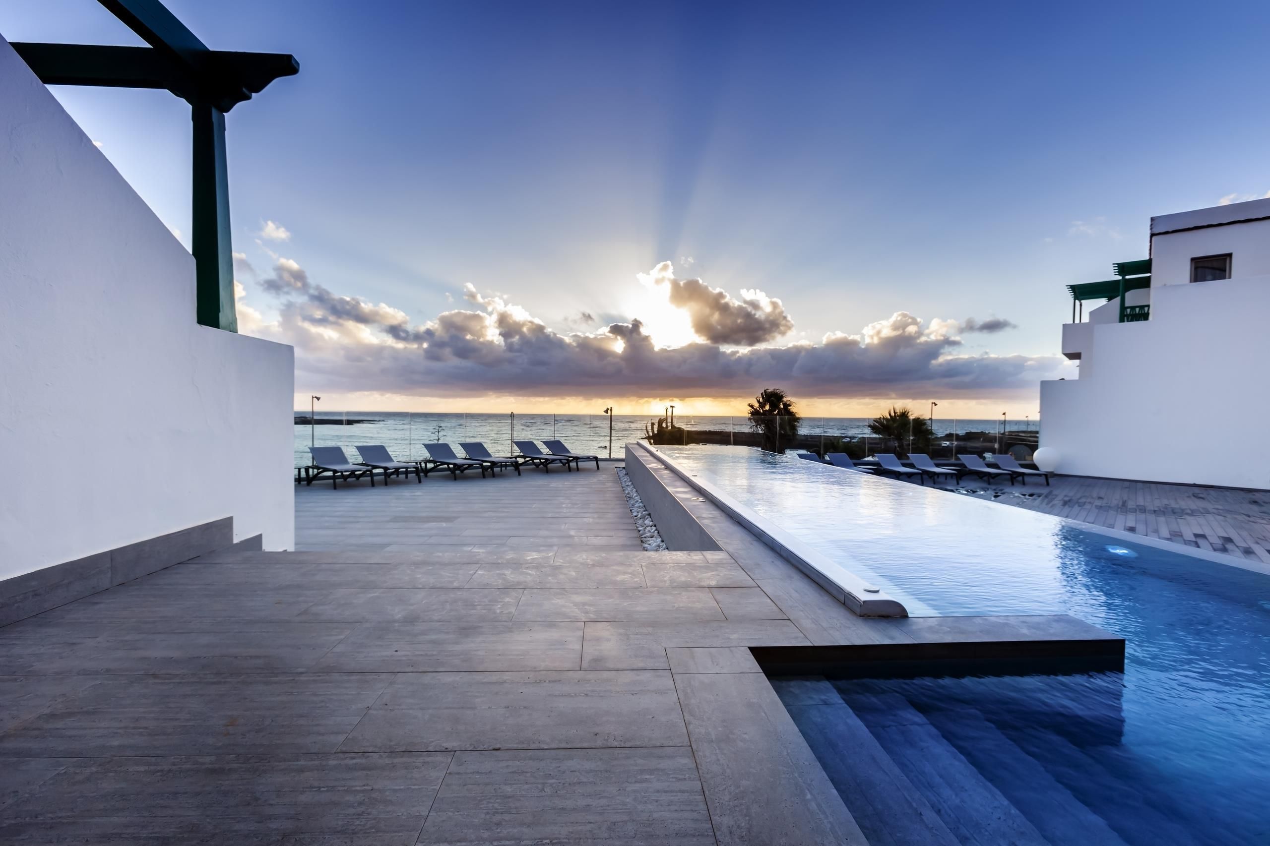 プール
