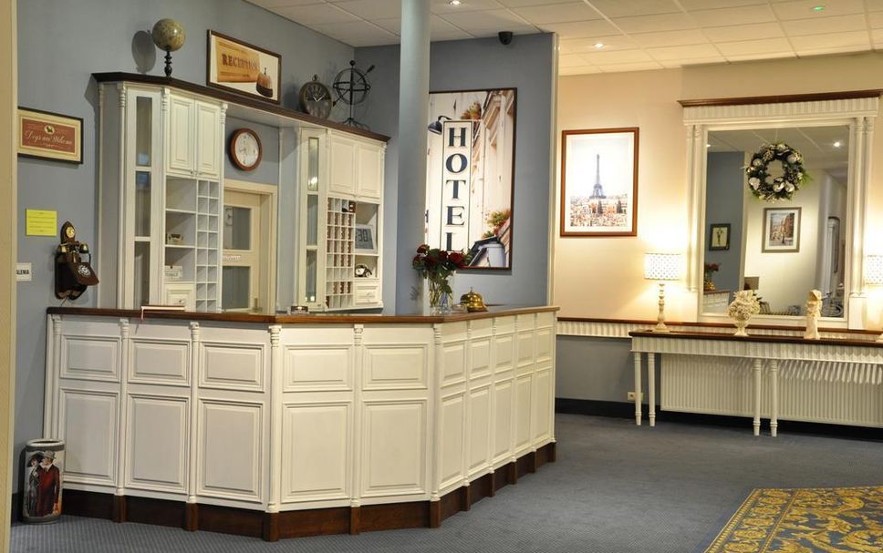 フロントデスク 写真