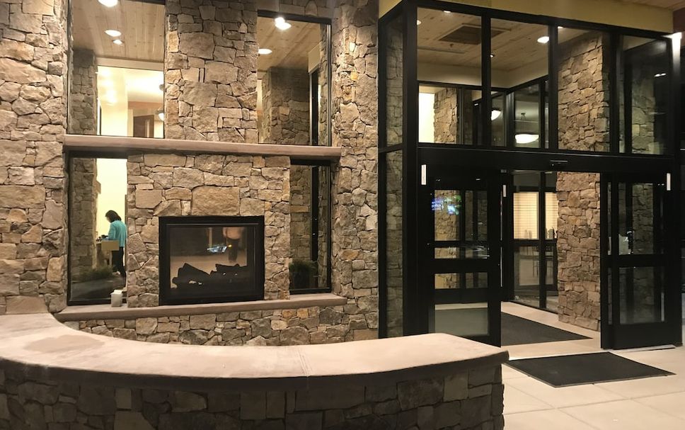 ホテルのエントランス 写真