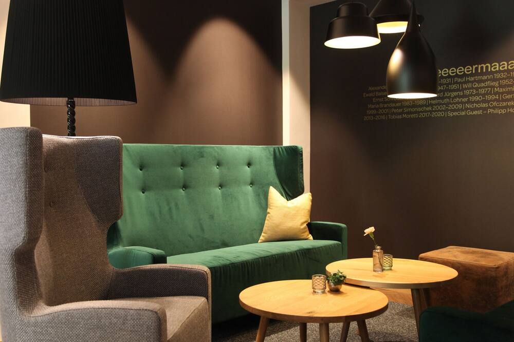 ラウンジ
