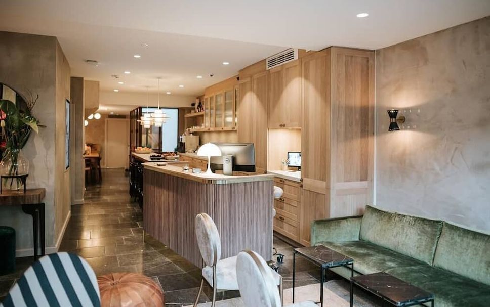 フロントデスク 写真