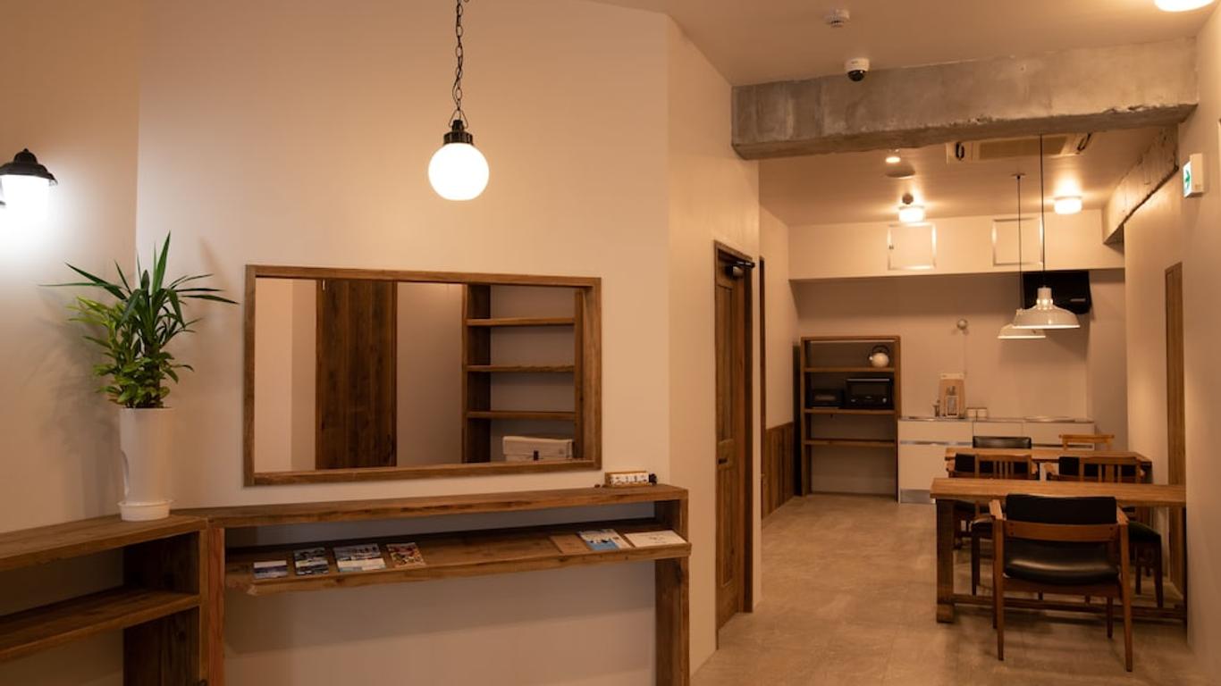 ゲストハウス akicafe inn