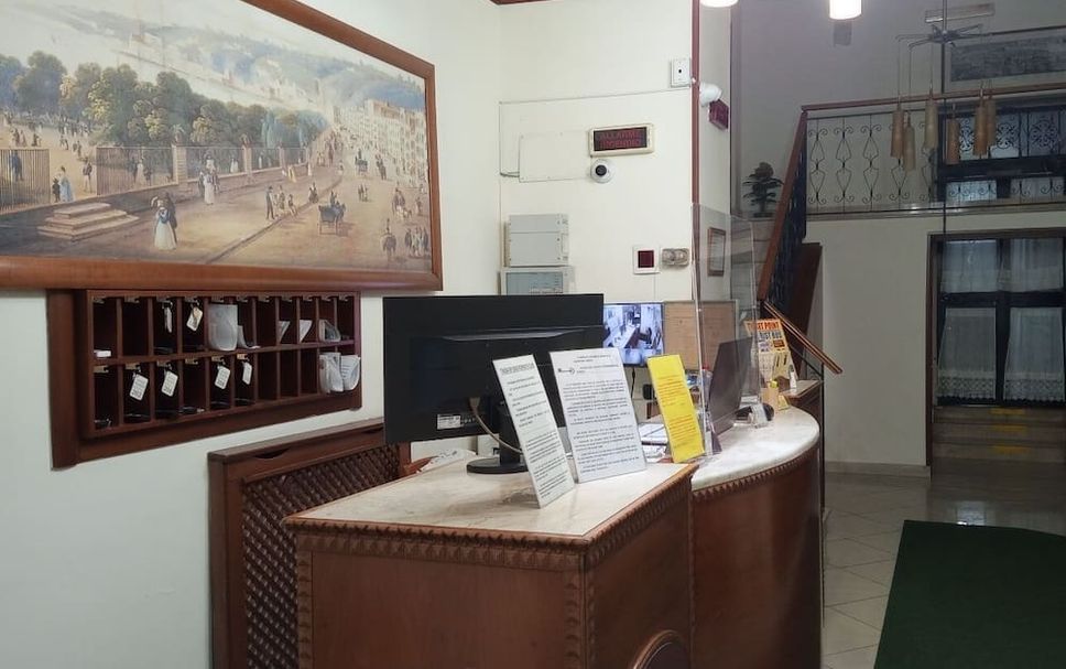 フロントデスク 写真