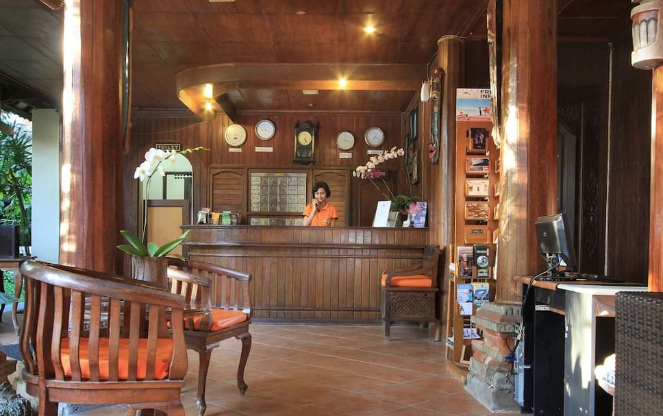 フロントデスク 写真