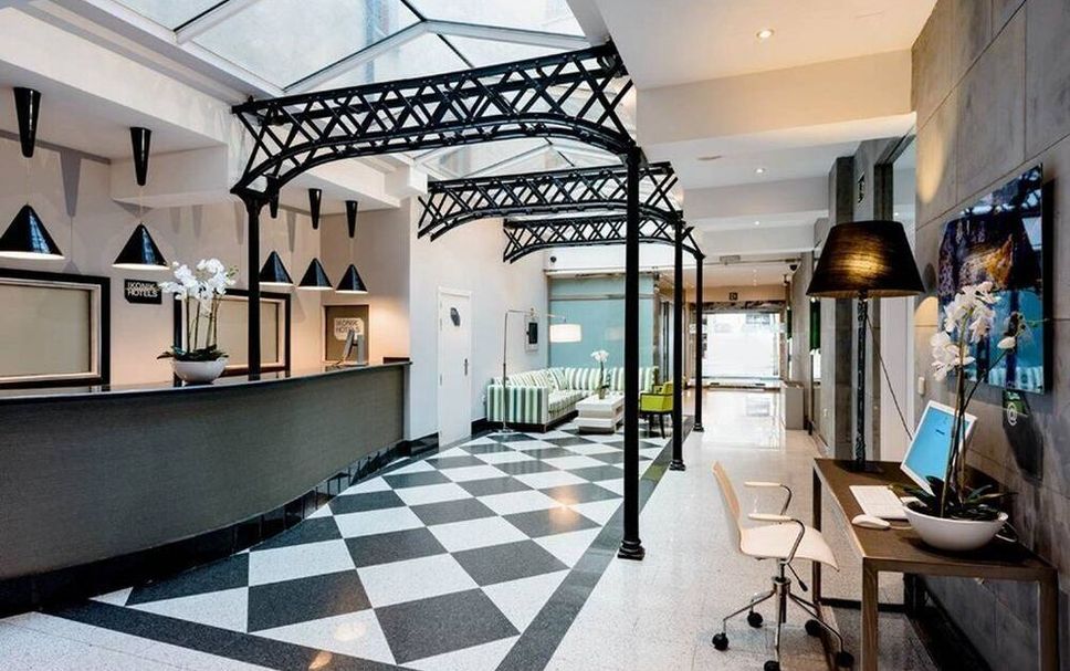 フロントデスク 写真