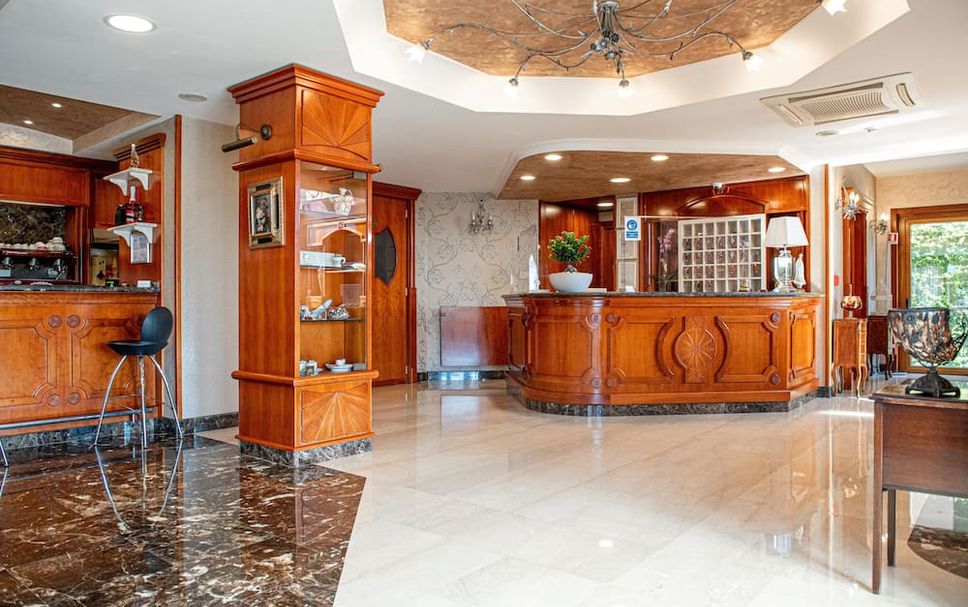 フロントデスク 写真