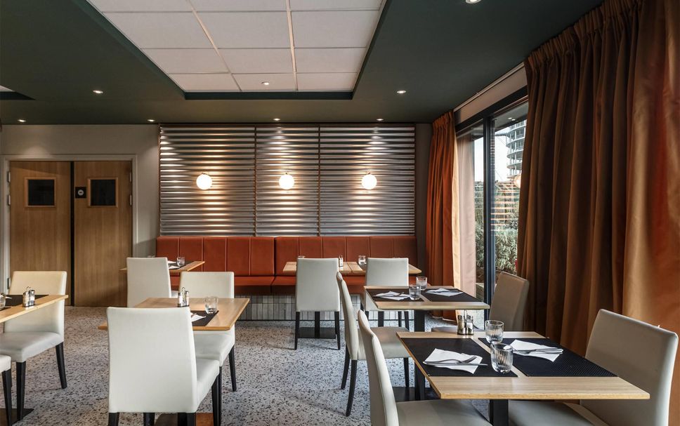 レストラン 写真