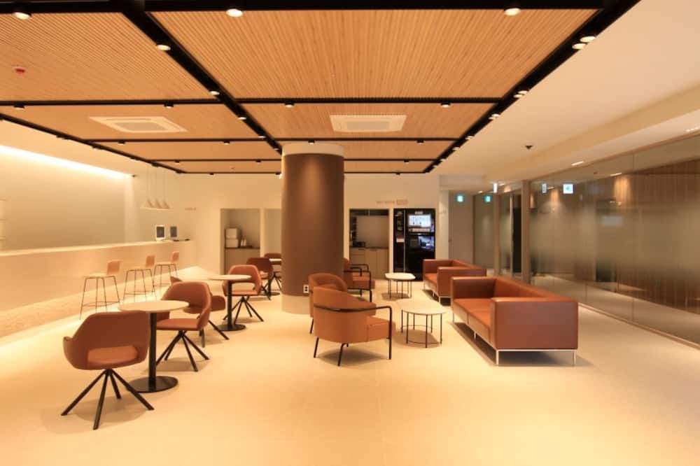 ラウンジ