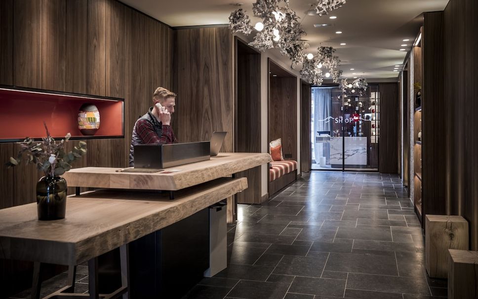 フロントデスク 写真