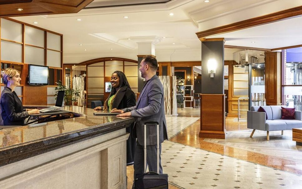 フロントデスク 写真