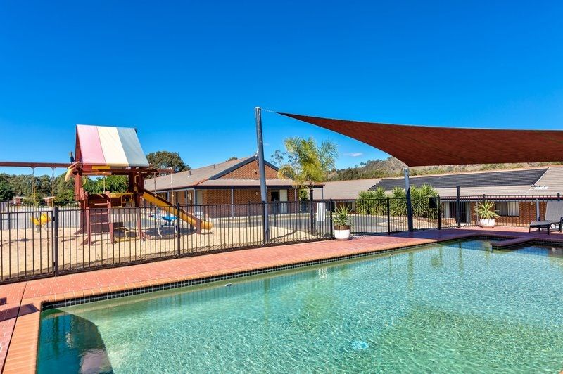 プール
